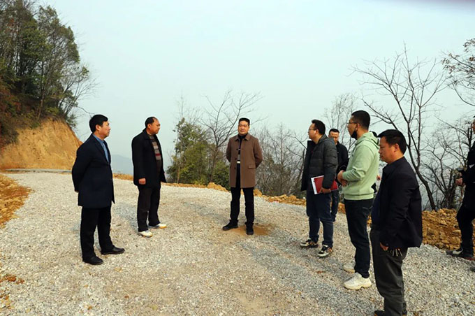 �f(w��n)��Ͷ�Y���F(tu��n)�hί��(sh��)ӛ�������L(zh��ng)�(y��ng)���֬F(xi��n)��(ch��ng)�{(di��o)�Ȋ����һ��������_(d��)վ�(xi��ng)Ŀ���O(sh��)��r